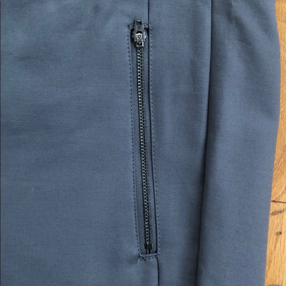 Banana Republic zip pocket flat front Addison Pant - Picture 3 of 5